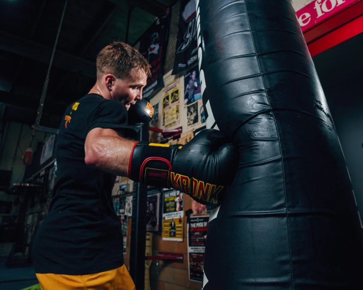 KRONK Boxing Gym Leather Bag Boxing Gloves