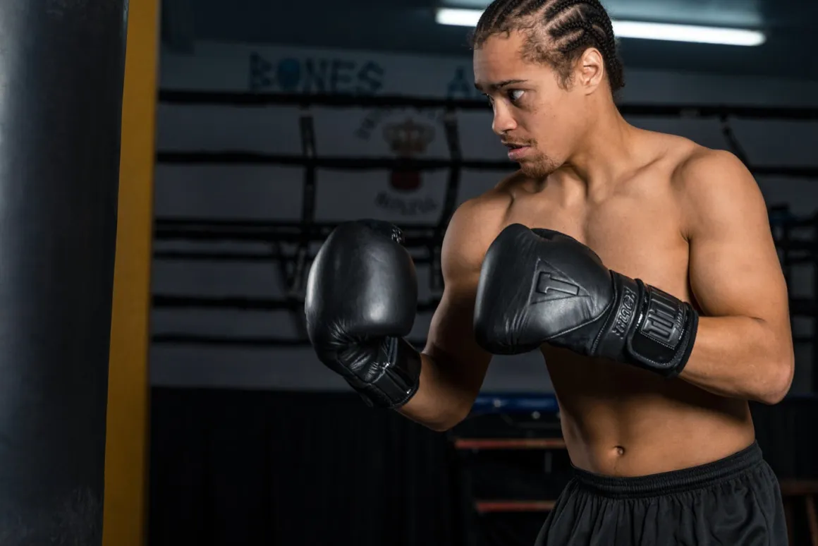 TITLE BLACK Heavy Bag Gloves 2.0