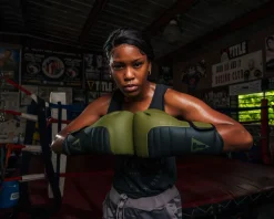 TITLE Boxing Combat Bag Boxing Gloves 2.0