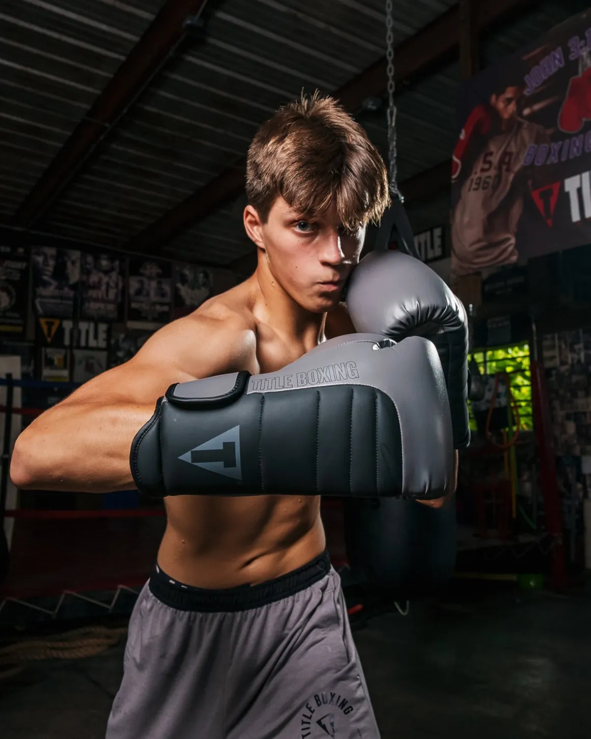 TITLE Boxing Combat Bag Boxing Gloves 2.0