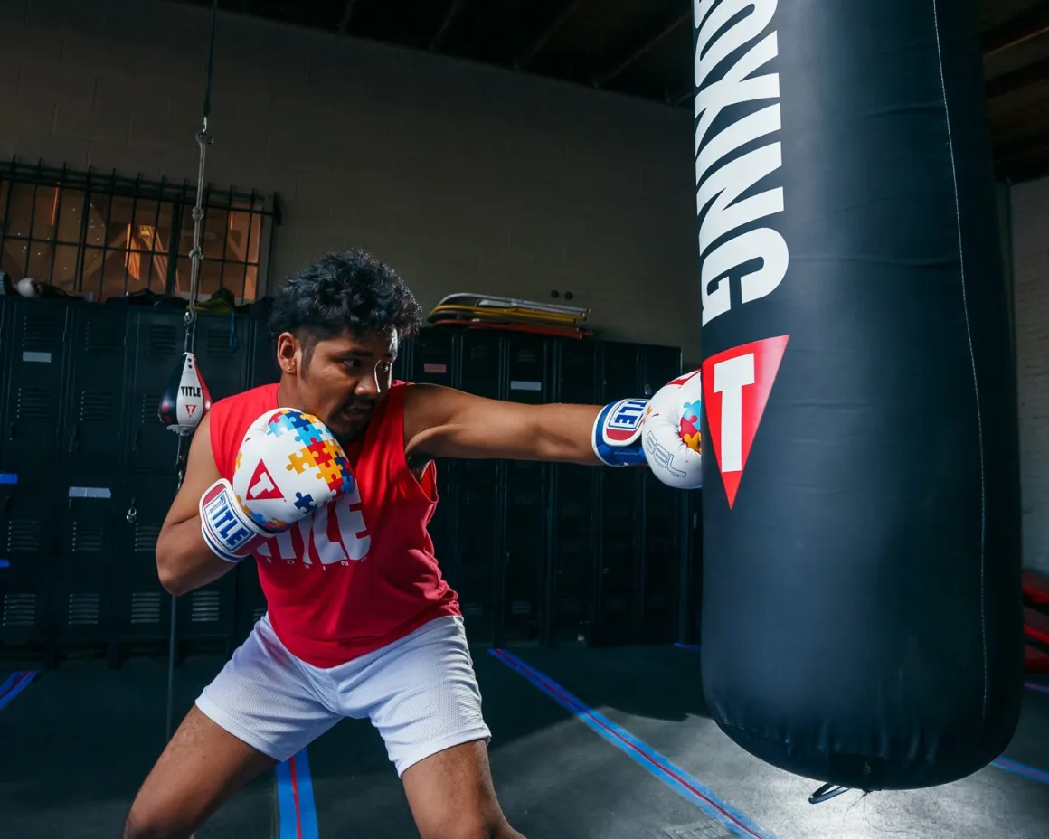TITLE Boxing GEL World V2T Limited Edition Autism Awareness Bag Gloves
