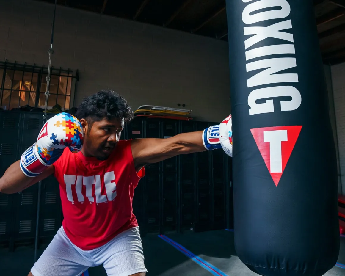 TITLE Boxing GEL World V2T Limited Edition Autism Awareness Bag Gloves