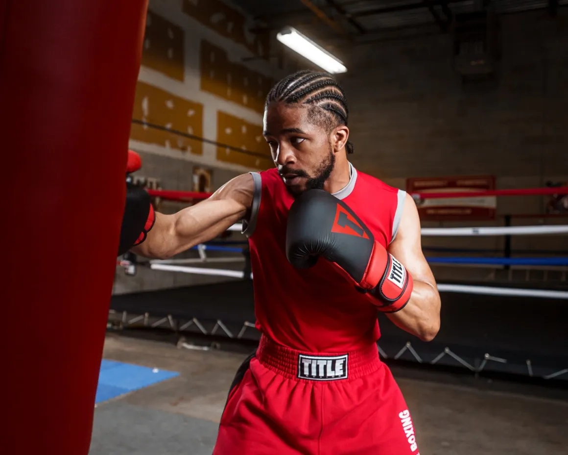 TITLE Boxing Guts and Glory Bag Boxing Gloves