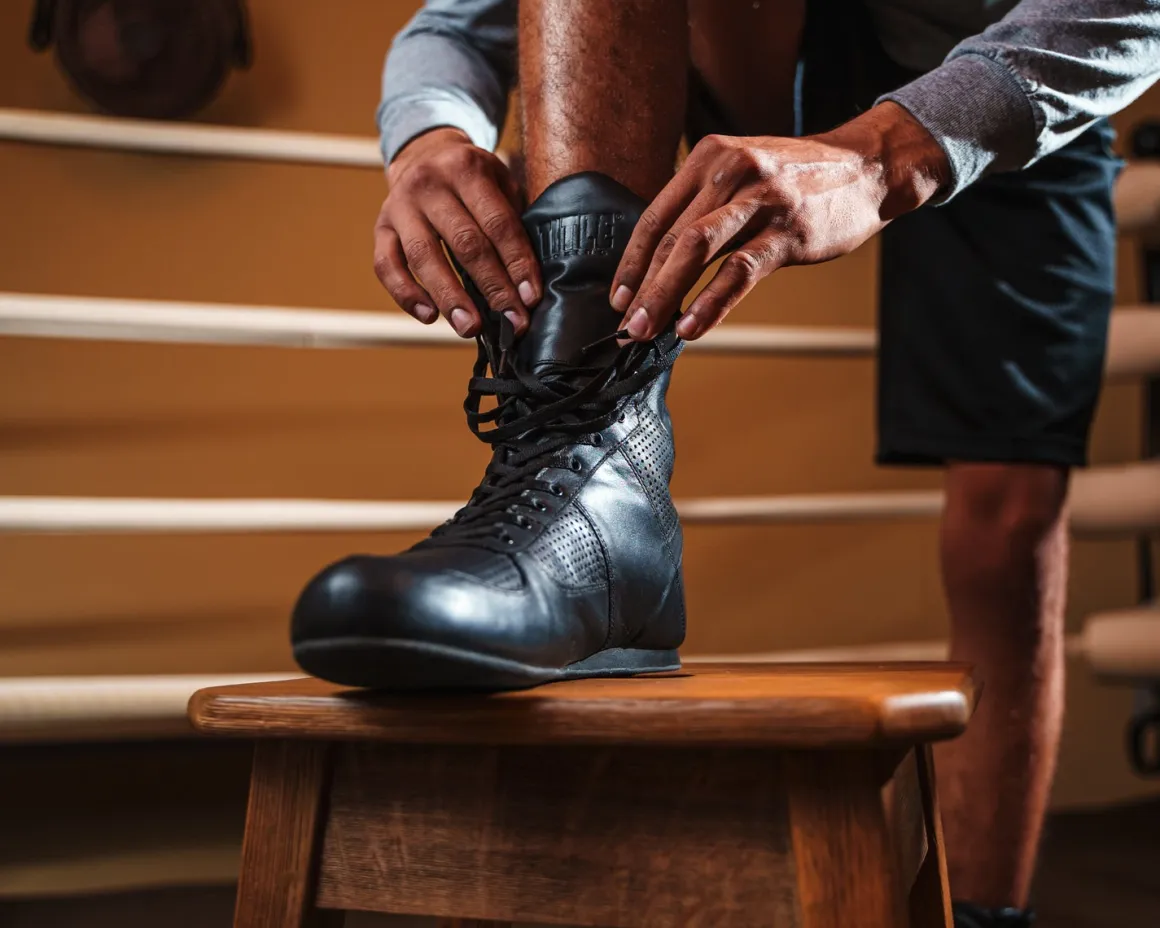 TITLE Boxing High-Top Leather Boxing Shoes