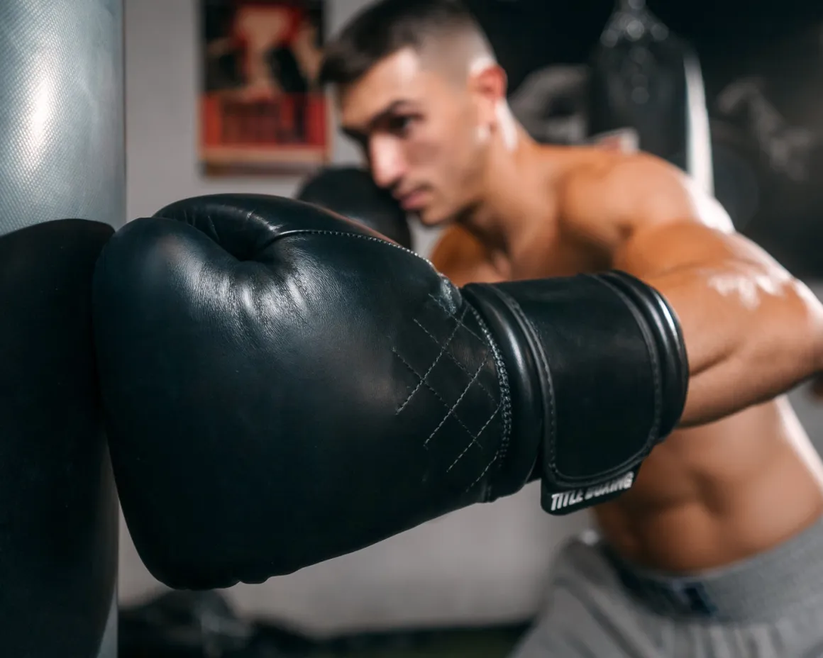 TITLE Boxing KO-Vert Bag Boxing Gloves