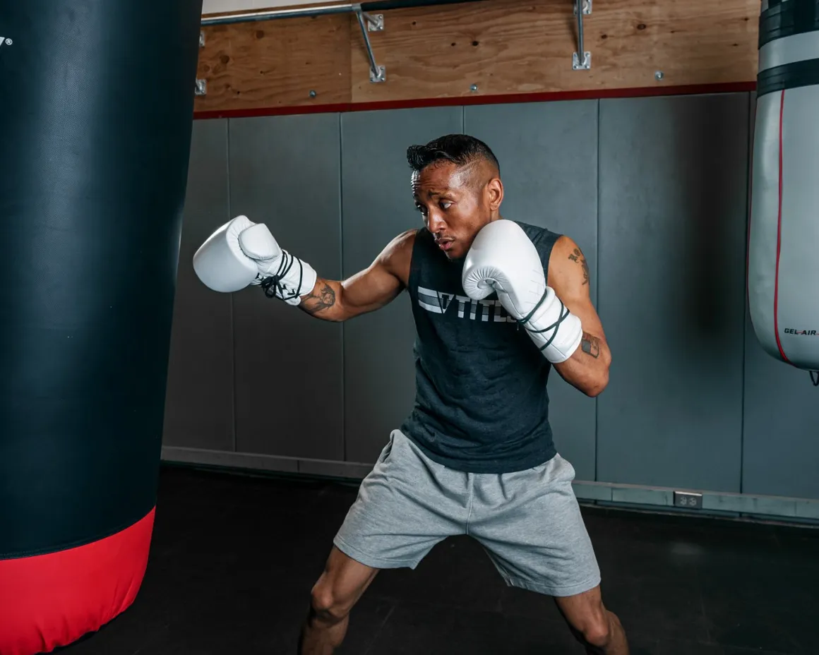 TITLE Boxing KO-Vert Sparring Boxing Gloves