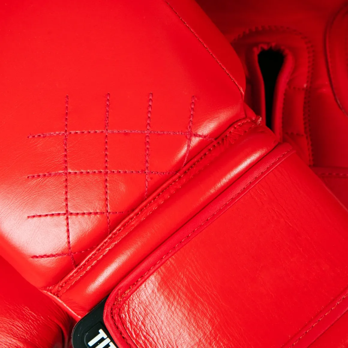 TITLE Boxing KO-Vert Training Boxing Gloves
