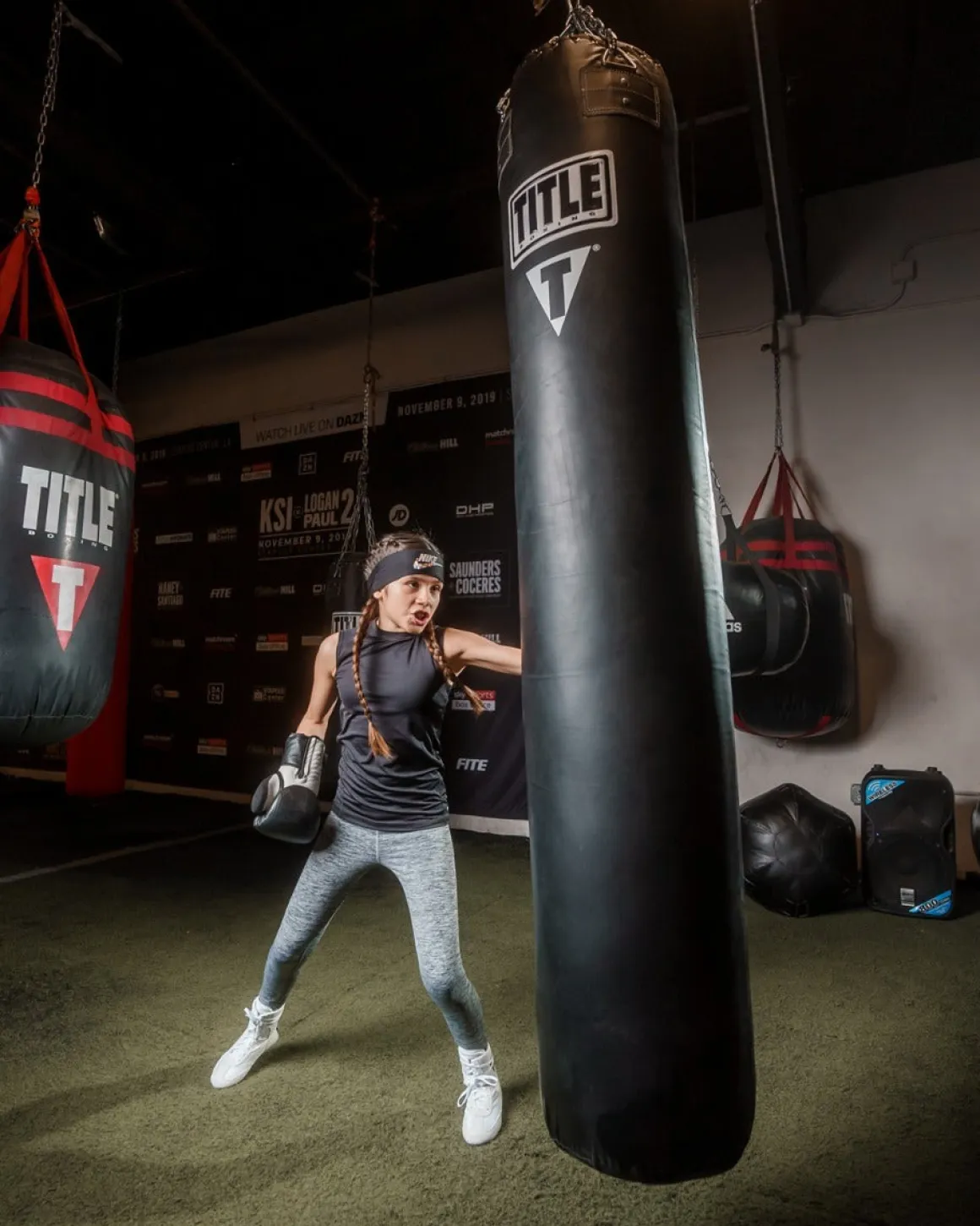 TITLE Boxing 100lb Leather Thai Heavy Bag