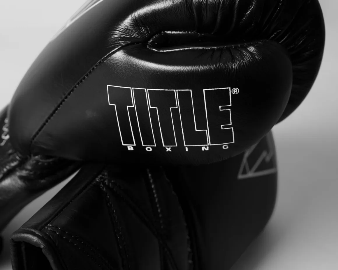TITLE Boxing Momentum Pro Sparring Gloves