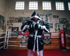 TITLE Boxing Pro Fingertip Robe 2.0