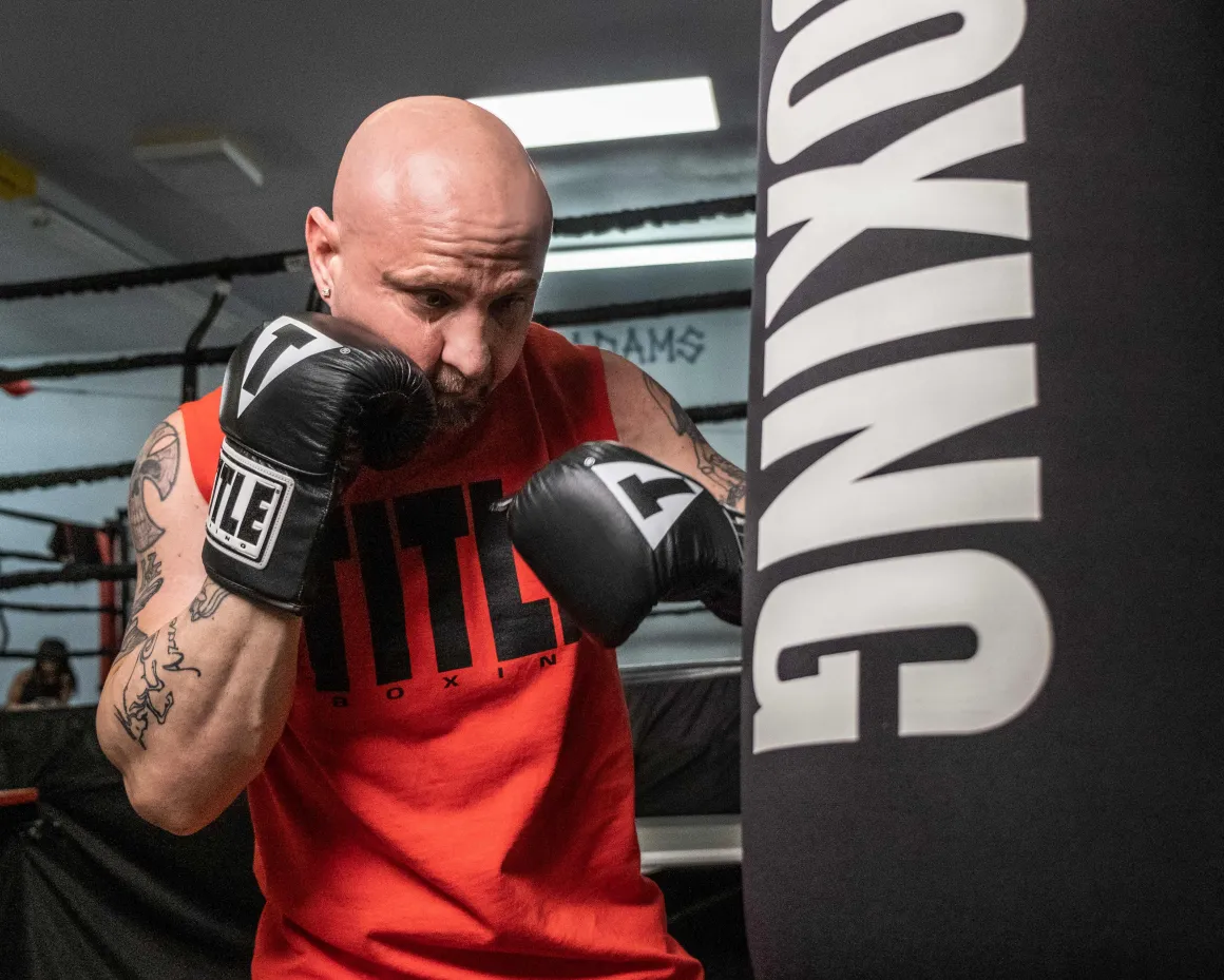 TITLE Boxing Pro Leather Bag Mitts 3.0