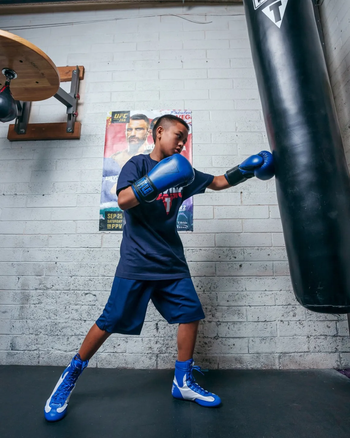 TITLE Boxing Vegan Fitness Bag Gloves