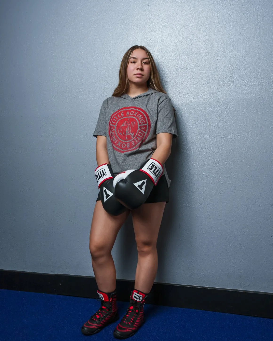 TITLE Boxing Women's Vintage Short Sleeve Hooded Tee