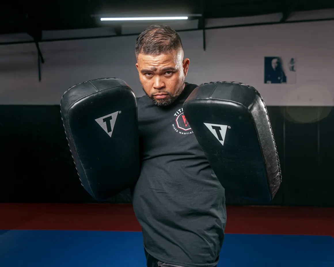 TITLE Classic Pro Leather Thai Pads 3.0 Pair