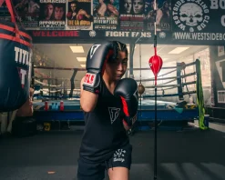 TITLE Classic Retaliate Boxing Gloves