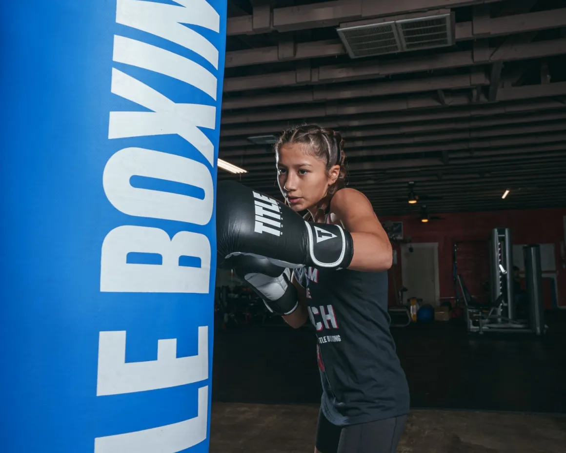 TITLE Dynamic Strike Heavy Bag Gloves