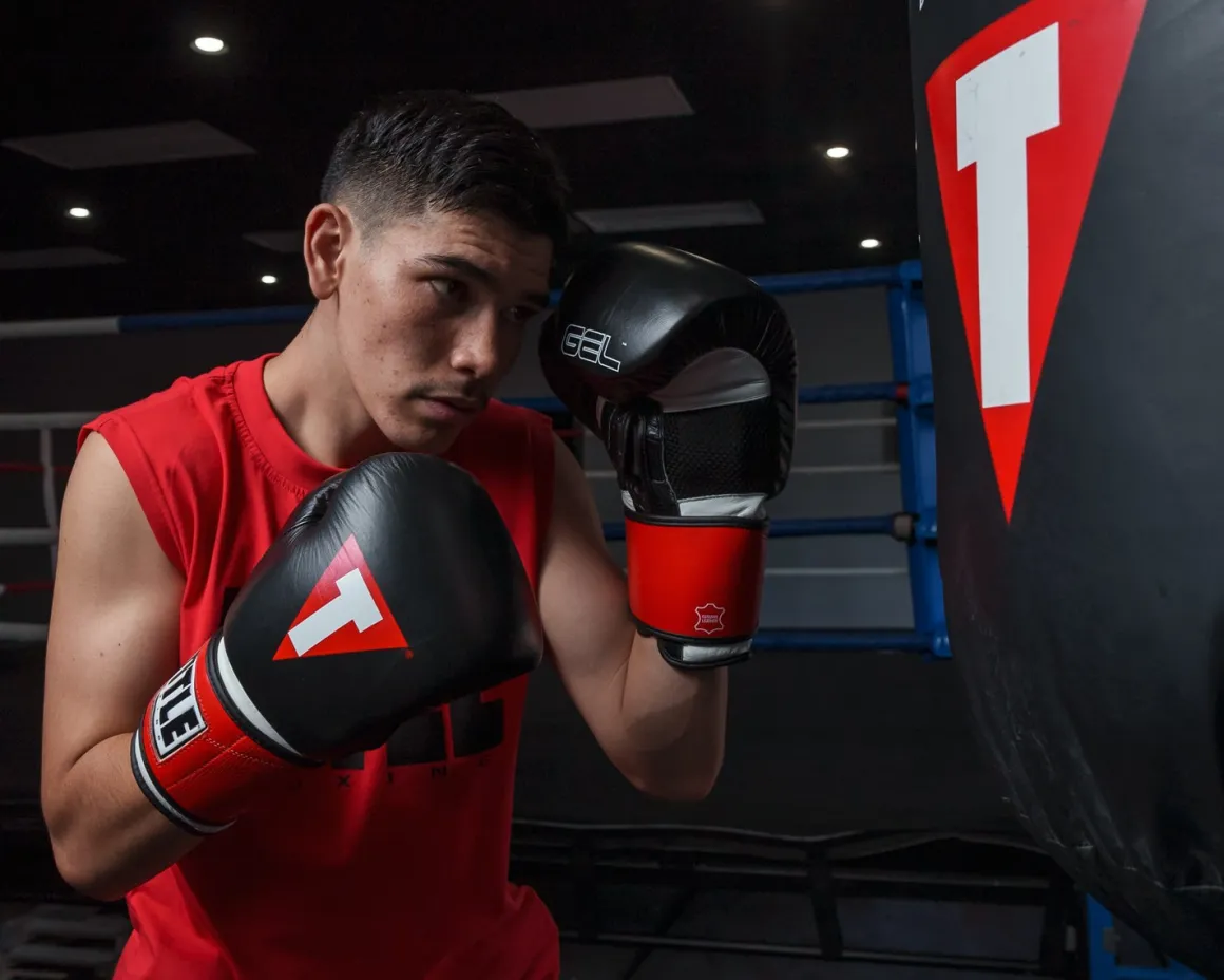 TITLE GEL Weighted Boxing Gloves