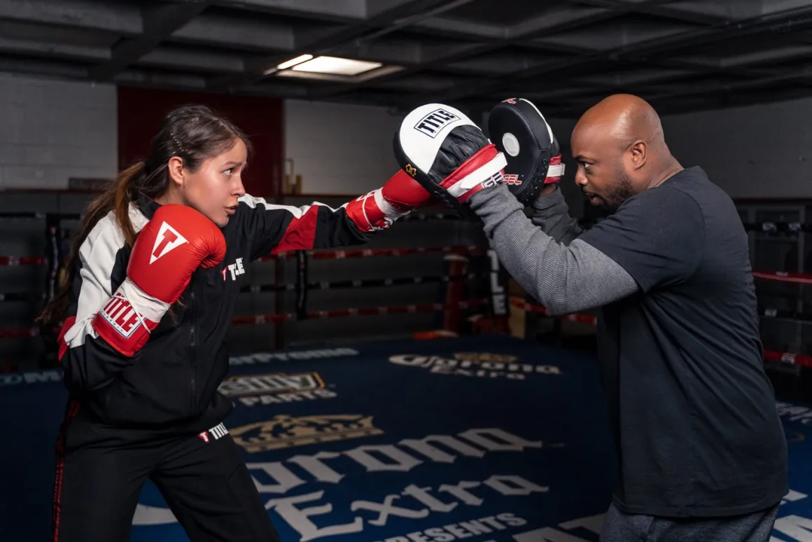 TITLE GEL World Contoured Punch Mitts