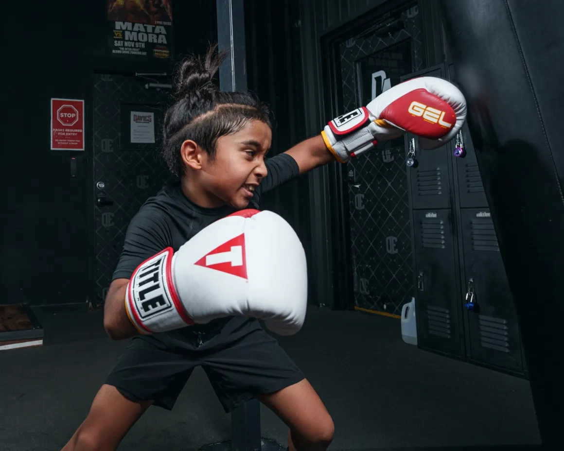 TITLE Gel World V2T Bag Gloves