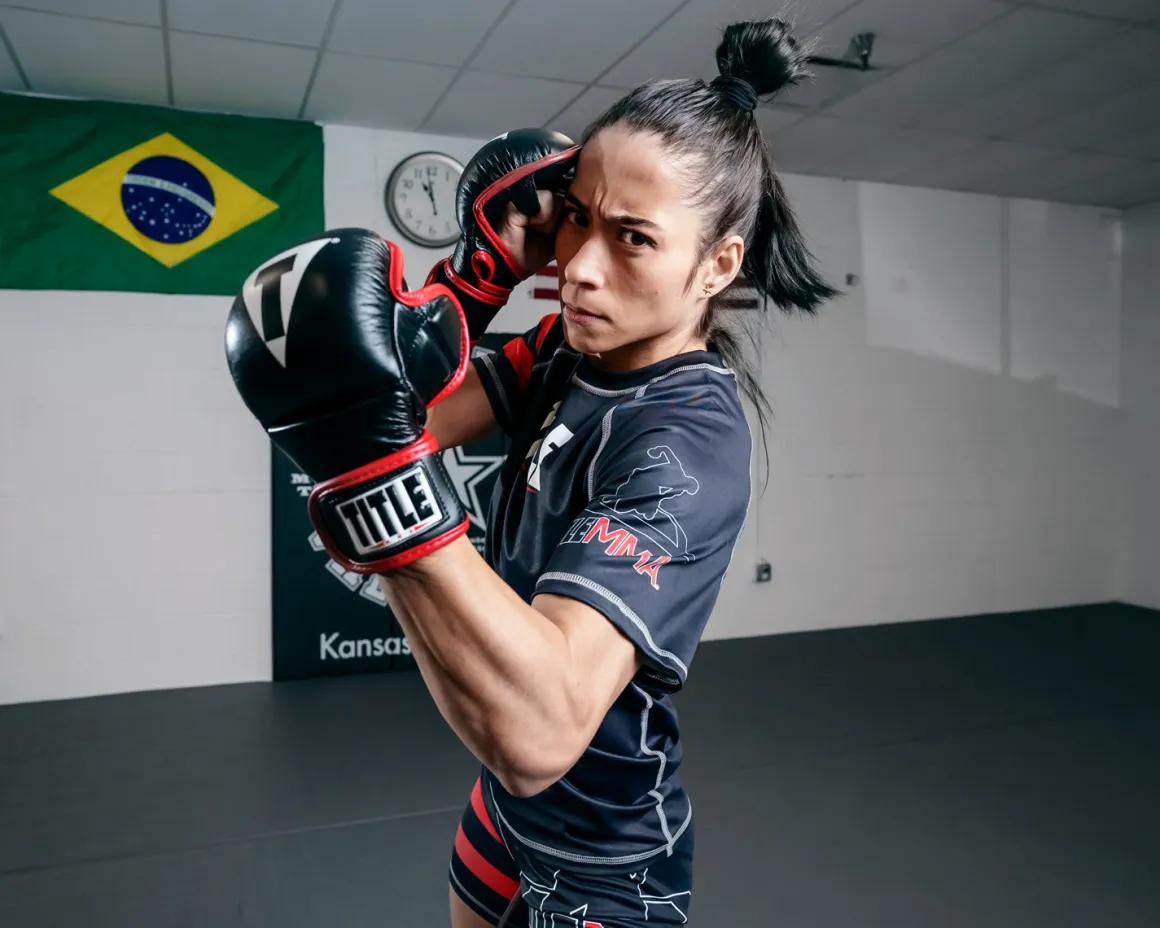 TITLE MMA Perform Safe Spar Glove 2.0