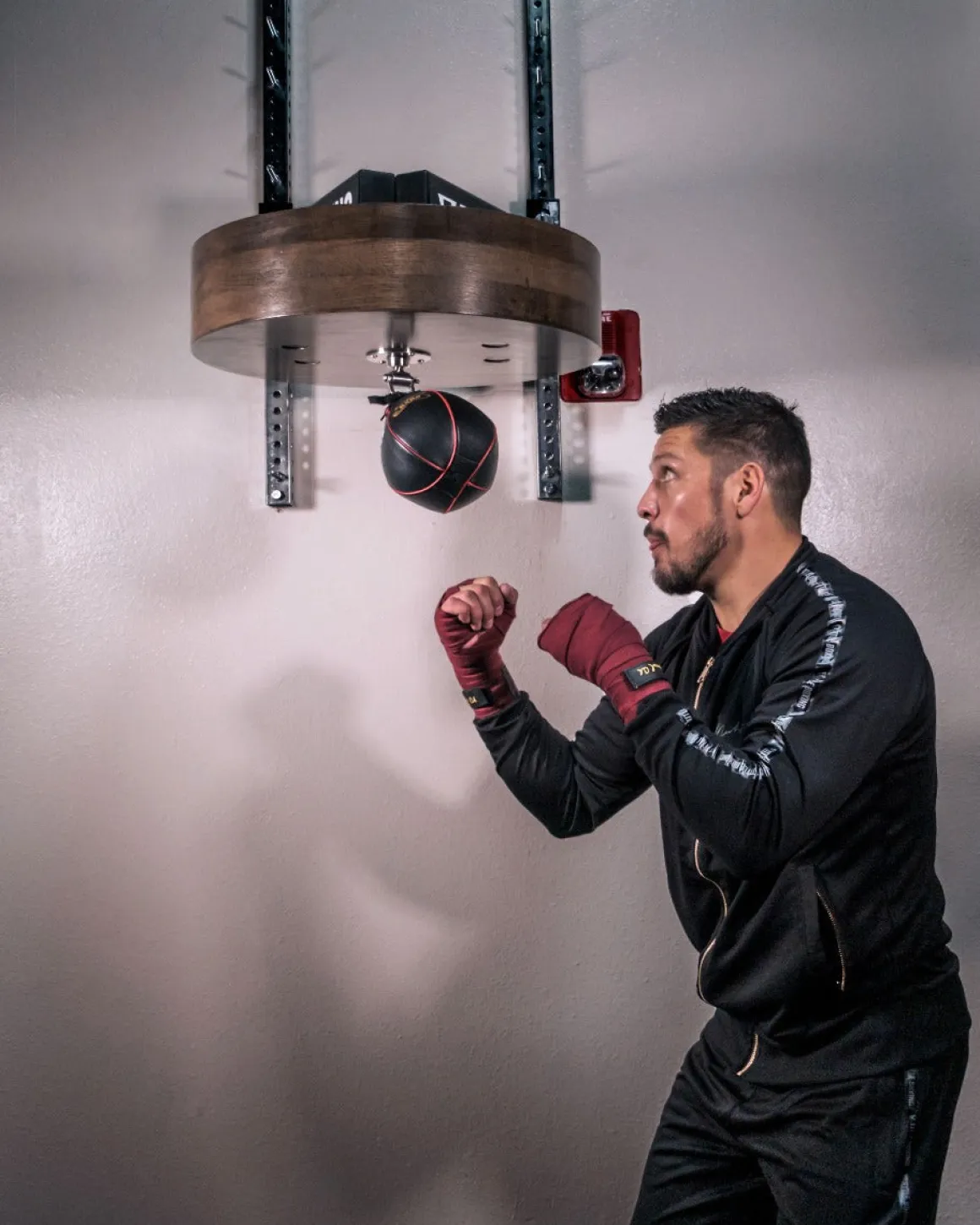 TITLE Oversized Professional Speed Bag Platform