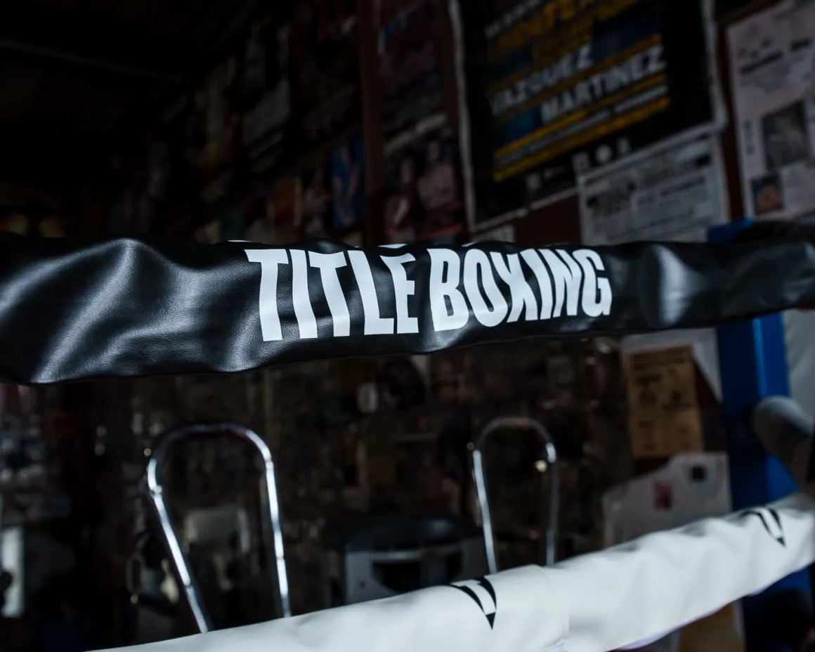 TITLE Pro Vinyl Zippered Rope Cover 4.0