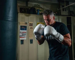 TITLE White Training Gloves 2.0